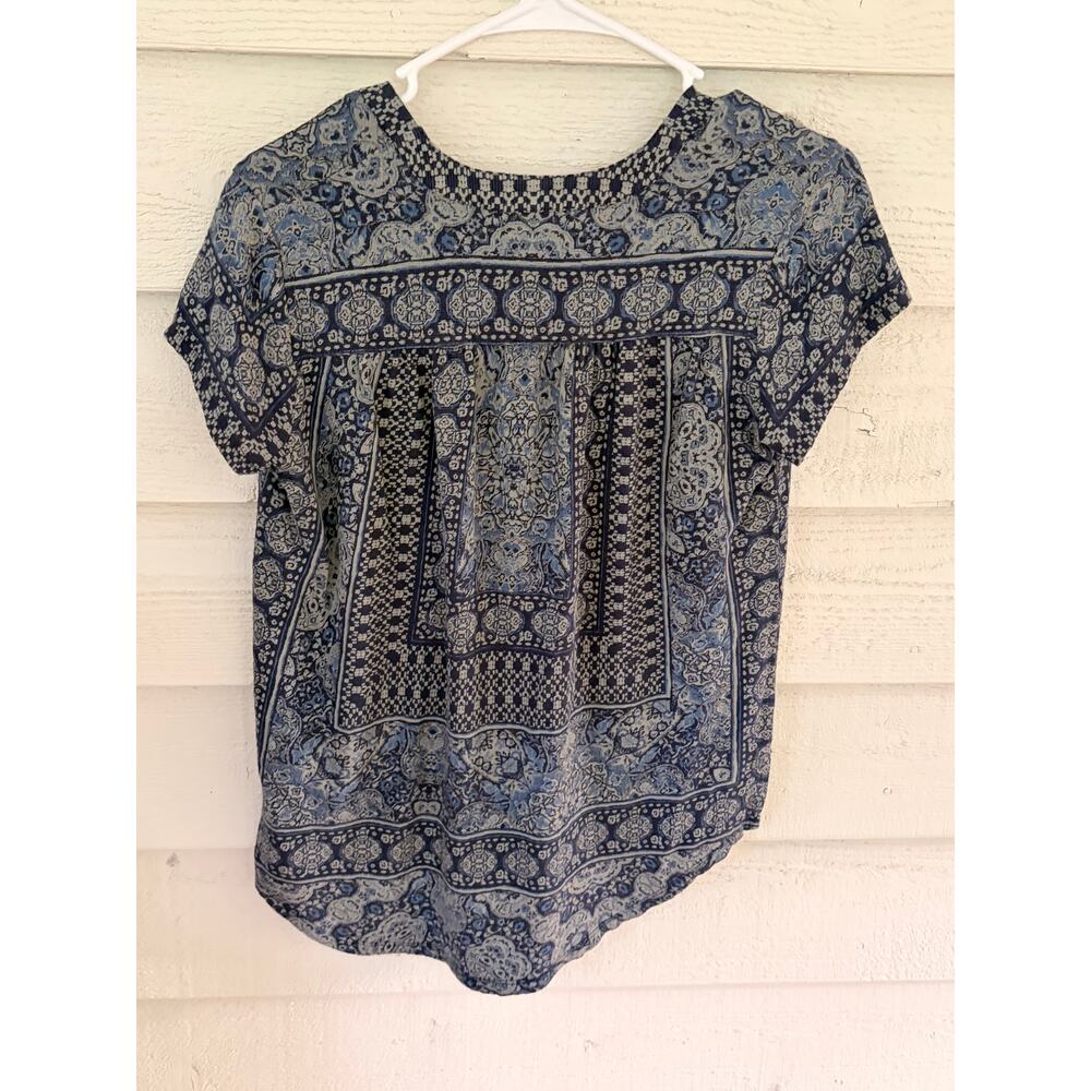Lucky Brand Blue Boho Print Split Neck Short Sleeve Top Size Small - Picture 9 of 9